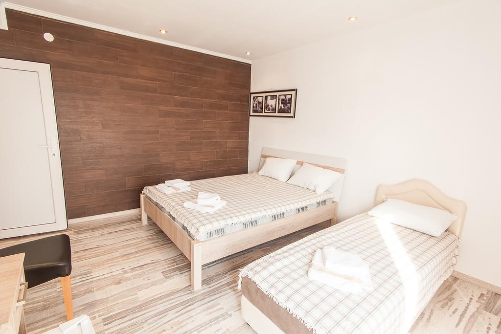 Rooms And Apartments Milana Bar Ngoại thất bức ảnh