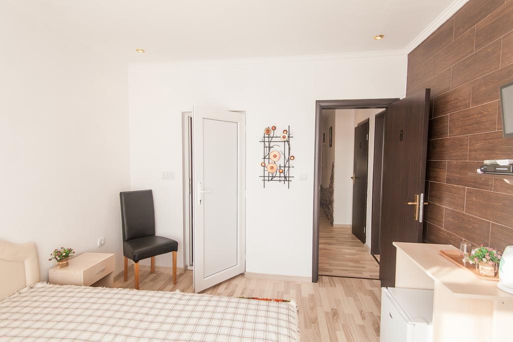 Rooms And Apartments Milana Bar Phòng bức ảnh