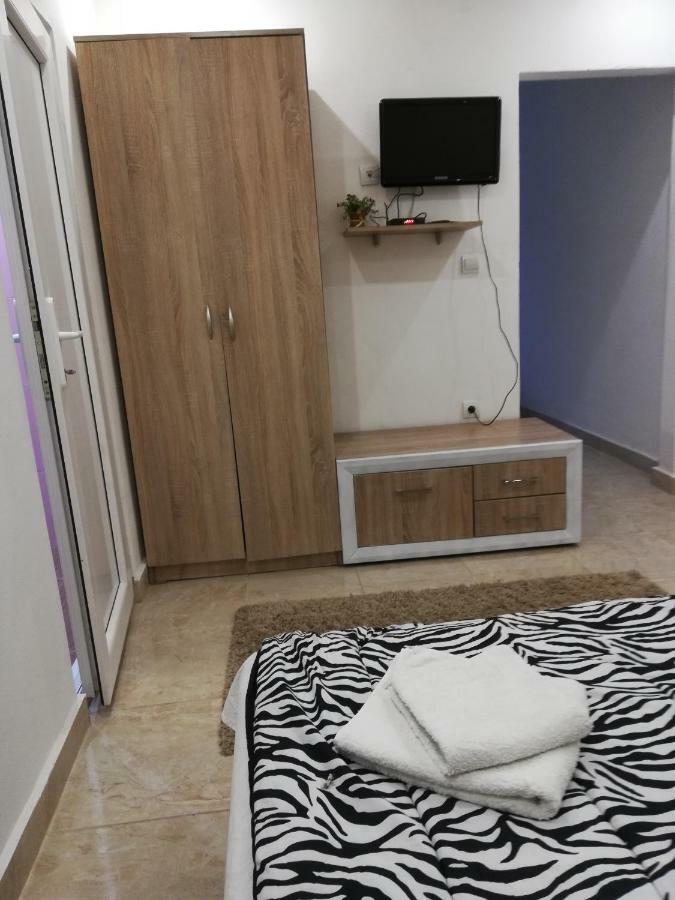 Rooms And Apartments Milana Bar Ngoại thất bức ảnh